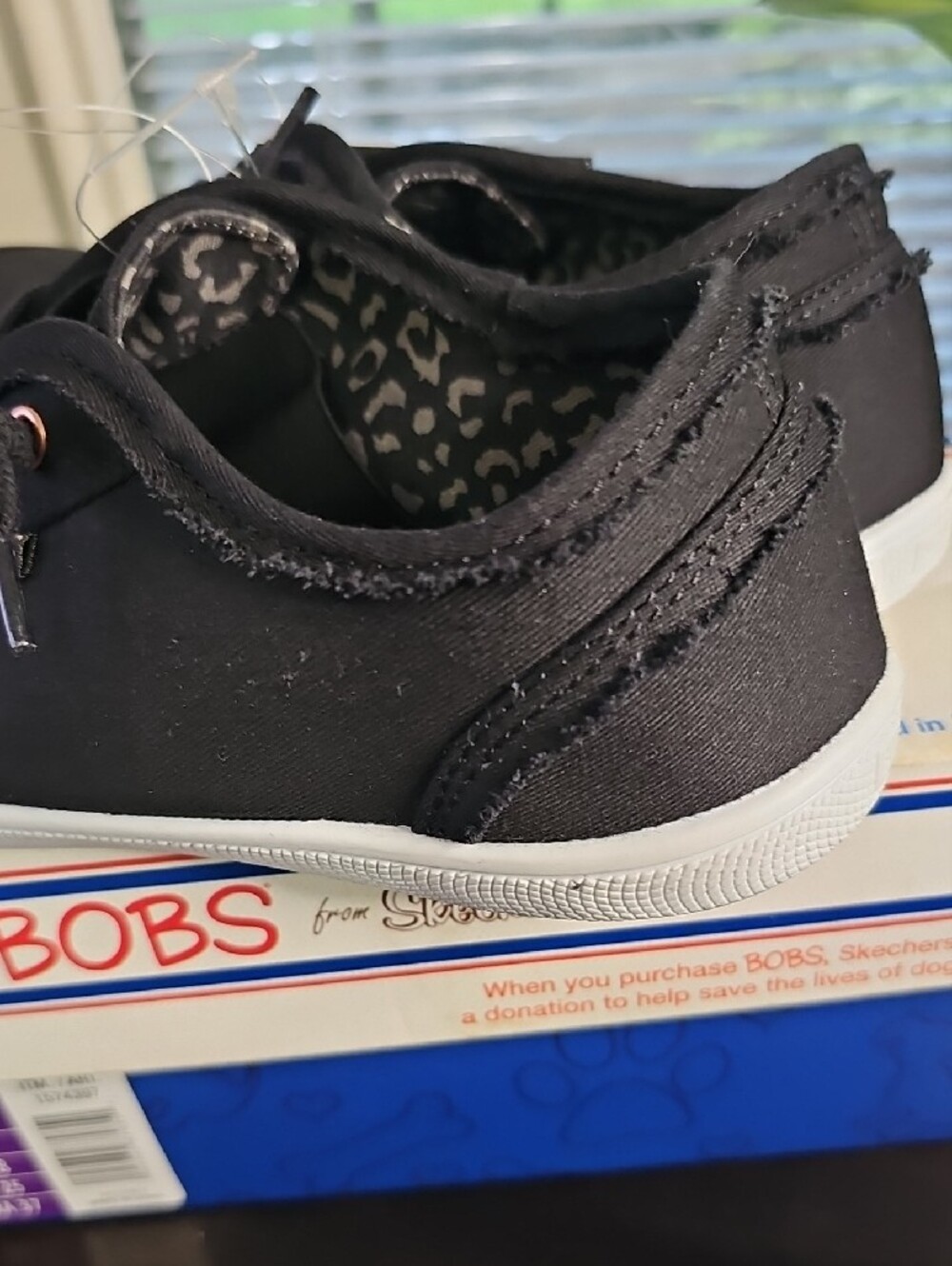 NIB-BOBS from Skechers Women's SZ 8 Black Canvas Lace-Up Sneaker with White Sole - Picture 7 of 10